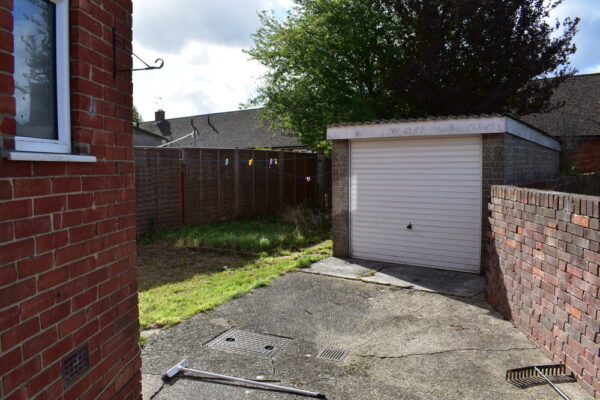 3/4 Bedroom House To Let - HP12