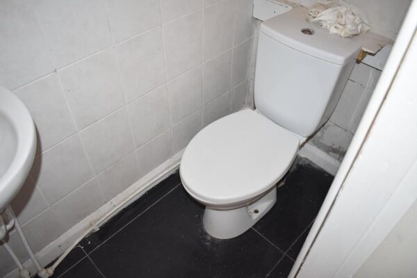 Studio Flat To Let - HP12