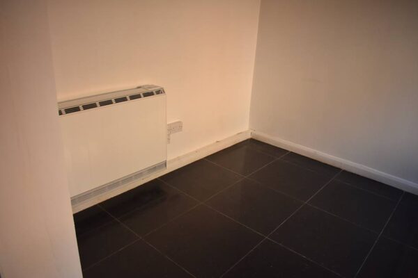 Studio Flat To Let - HP12