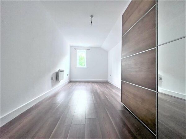 2 Bedroom Flat To Let - HP12