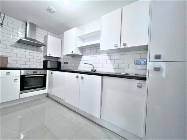 2 Bedroom Flat To Let - HP12