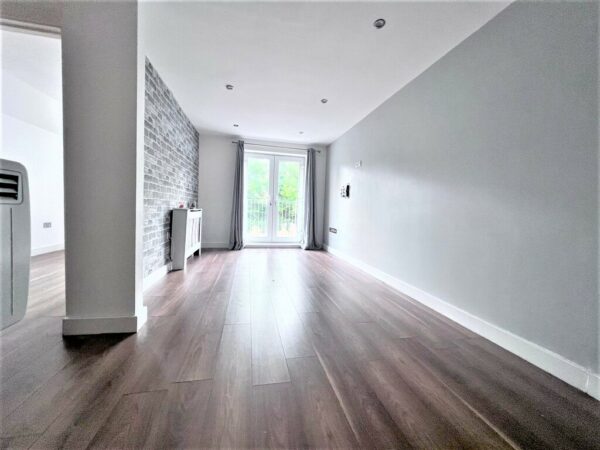 2 Bedroom Flat To Let - HP12