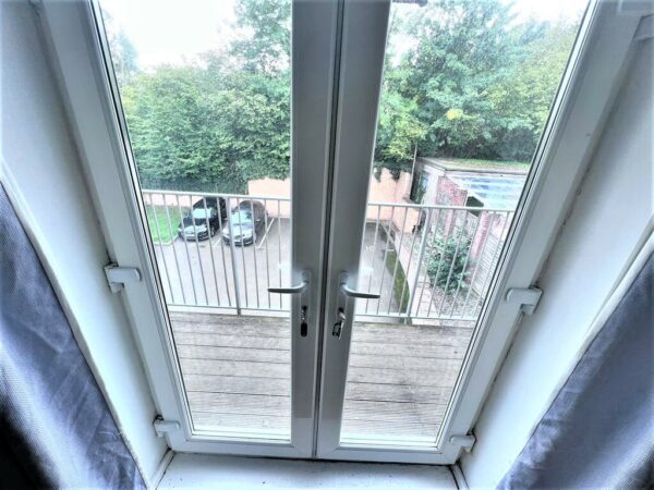 2 Bedroom Flat To Let - HP12