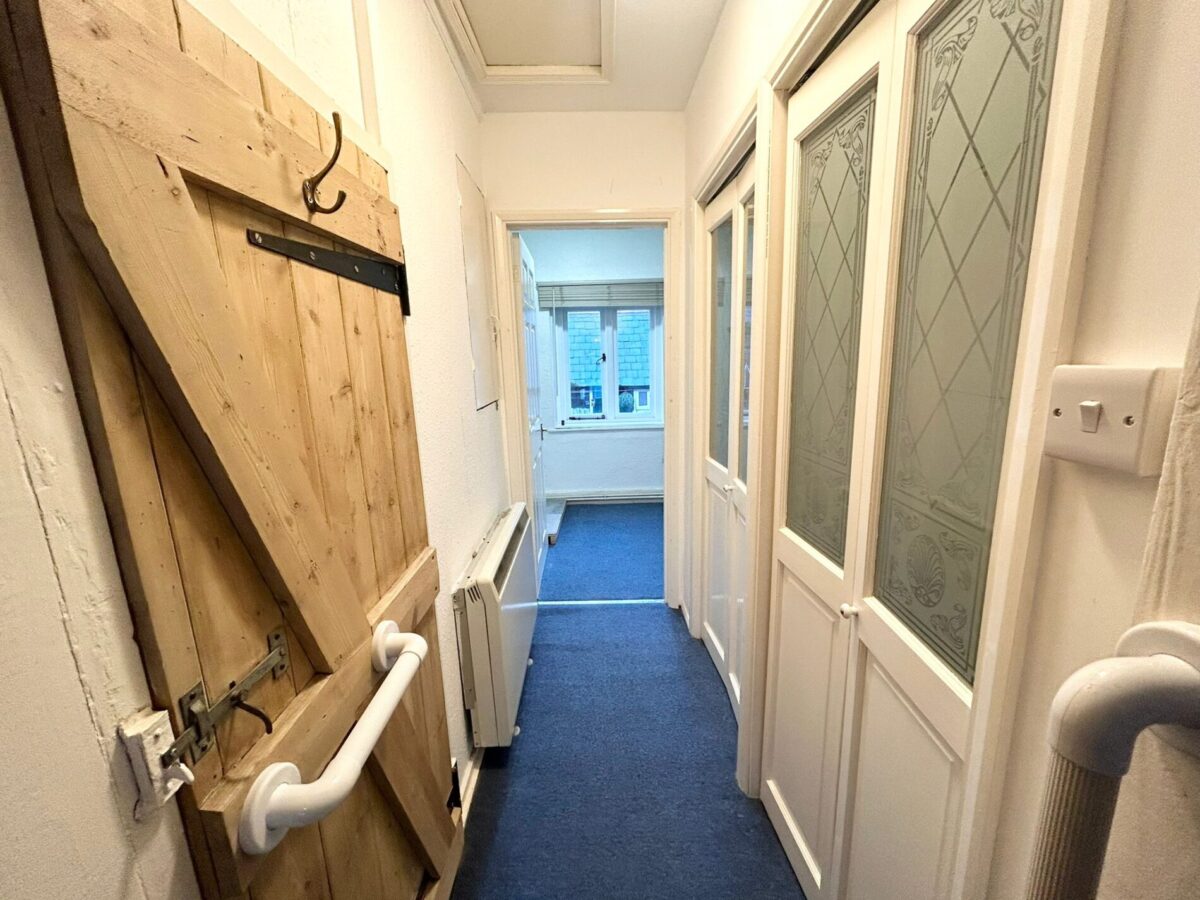 1 Bedroom Cottage To Let - HP13
