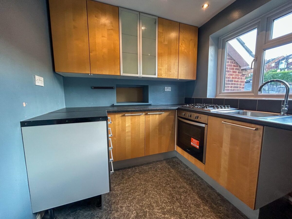 2 Bedroom Maisonette To Let - HP13
