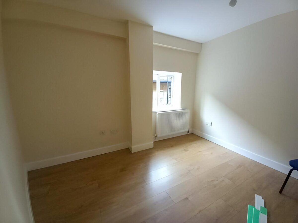 1 Bedroom Flat To Let - HP11