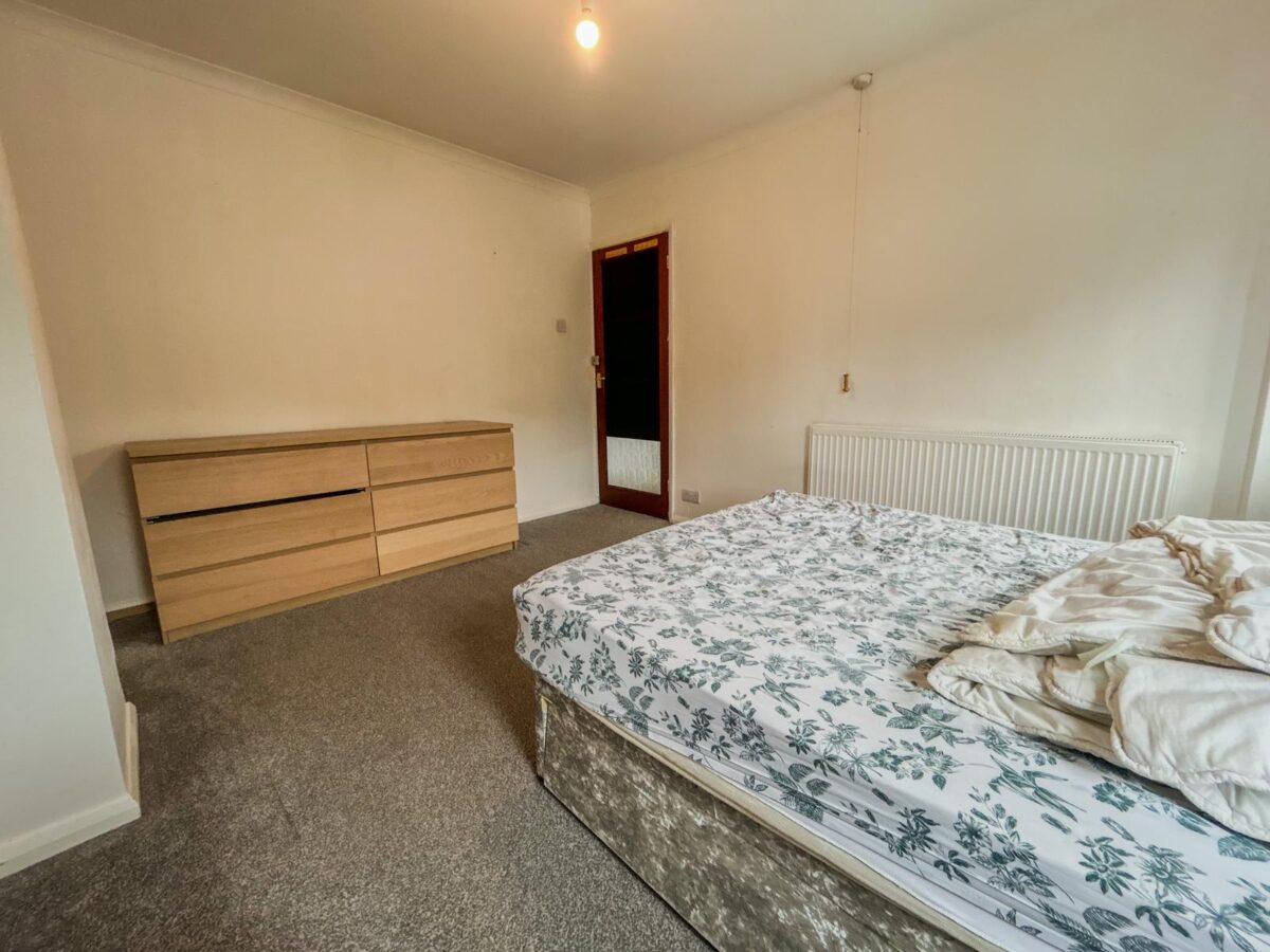 3/4 Bedroom House To Let - HP12