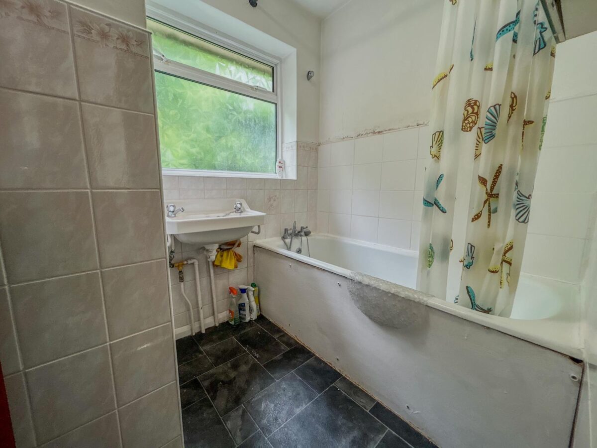 3/4 Bedroom House To Let - HP12