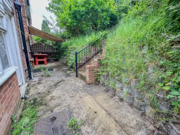 3/4 Bedroom House To Let - HP12