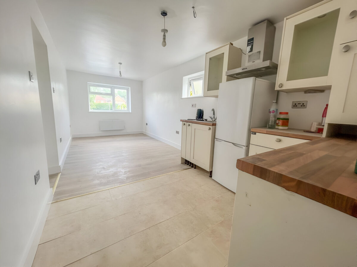 4 Bedroom Flat To Let - HP12