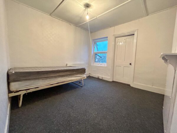 3 Bedroom House To Let - HP13
