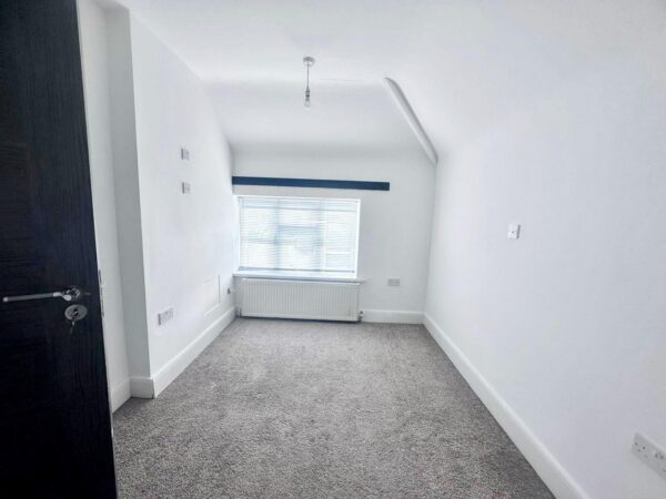 3/4 Bedroom House - High Wycombe