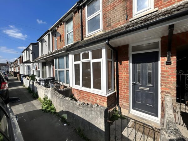 3 Bedroom House To Let - HP11
