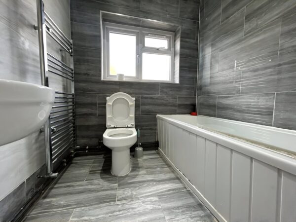 3 Bedroom House To Let - HP11