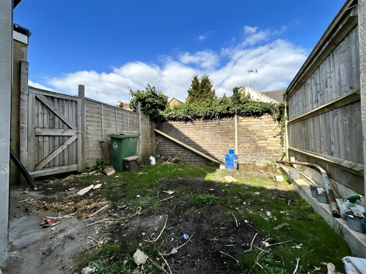 3 Bedroom House To Let - HP11
