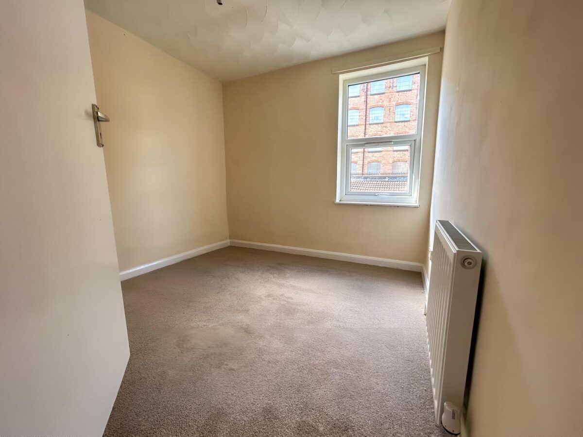 2 Bedroom Flat To Let - HP11