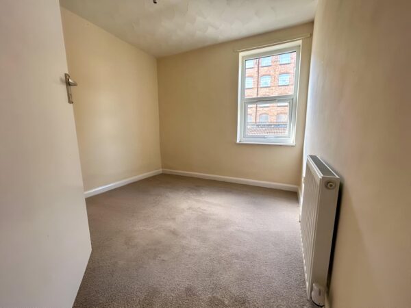 2 Bedroom Flat To Let - HP11