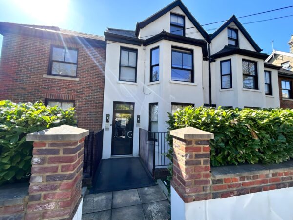 Studio Flat To Let - HP13