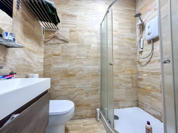 Studio Flat To Let - HP13