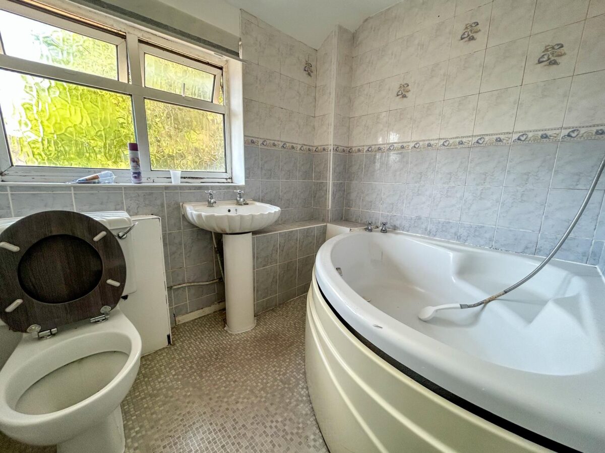 3 Bedroom House To Let - HP19