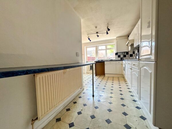 3 Bedroom House To Let - HP19