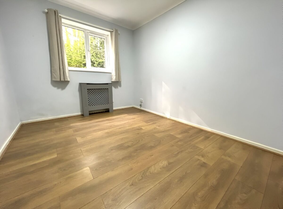 2 Bedroom Flat To Let - HP12