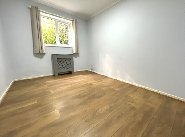 2 Bedroom Flat To Let - HP12