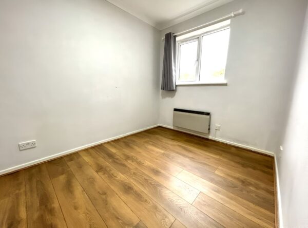 2 Bedroom Flat To Let - HP12