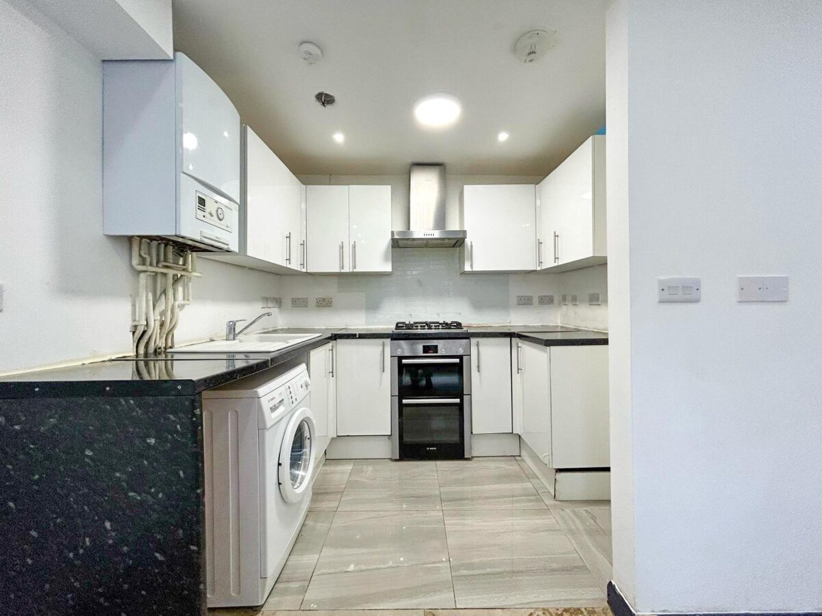 3/4 Bedroom House - High Wycombe