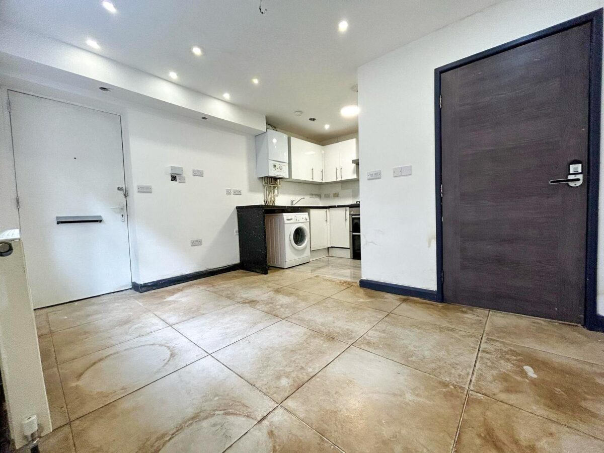 3/4 Bedroom House - High Wycombe