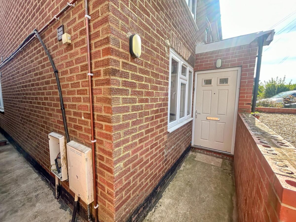 3/4 Bedroom House - High Wycombe