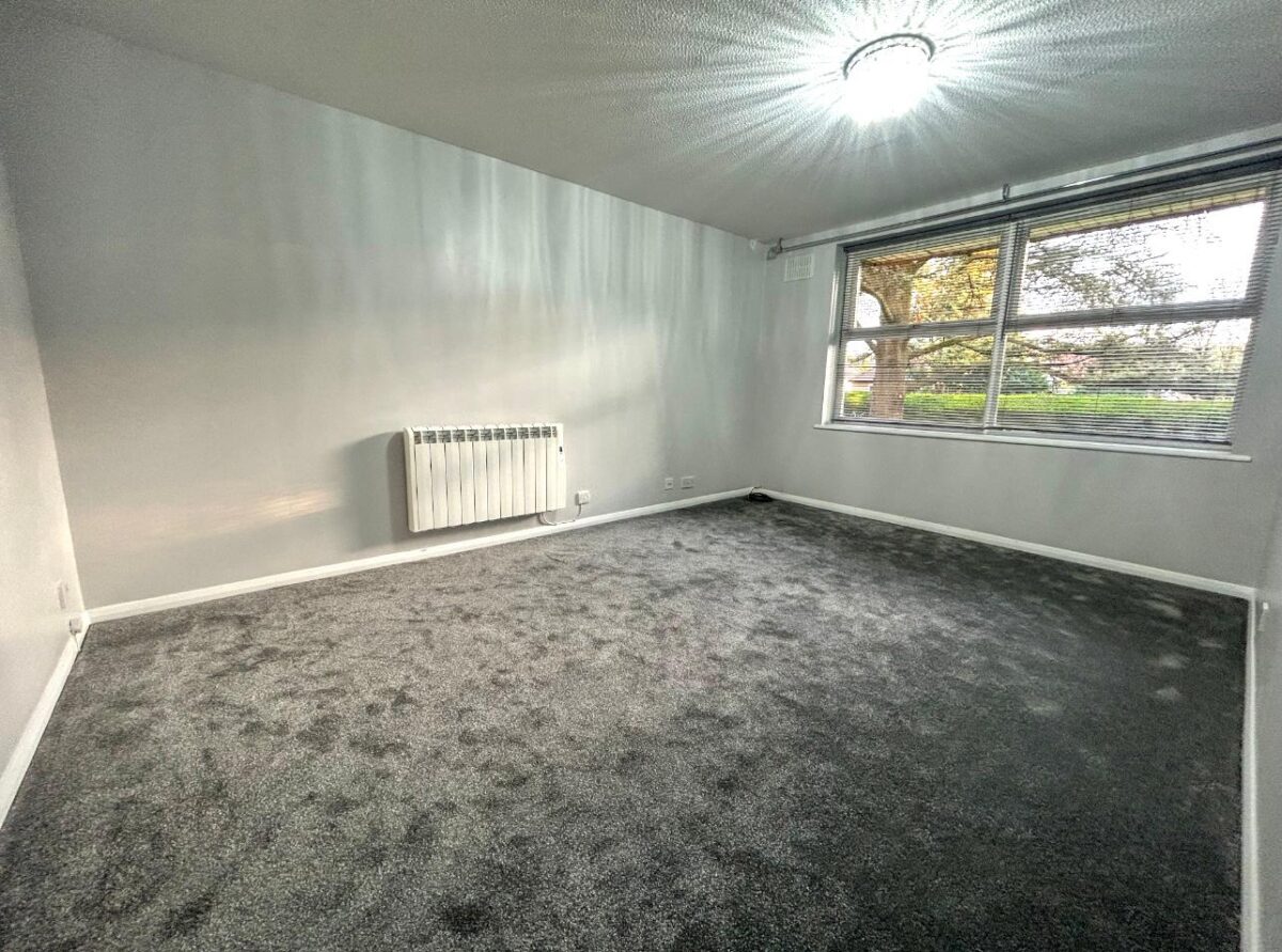 2 Bedroom Flat To Let - HP13