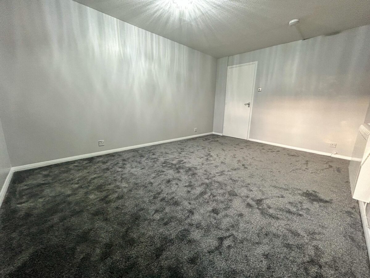 2 Bedroom Flat To Let - HP13
