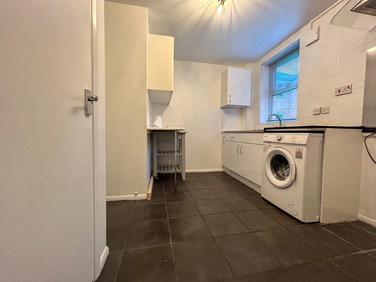 2 Bedroom Flat To Let - HP13