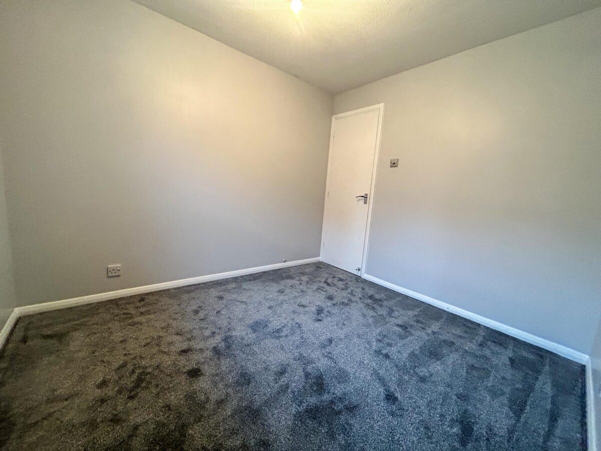 2 Bedroom Flat To Let - HP13