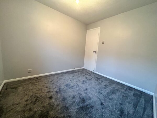 2 Bedroom Flat To Let - HP13