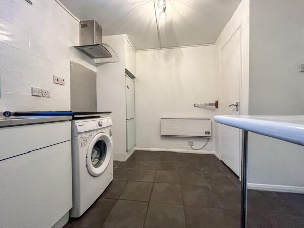 2 Bedroom Flat To Let - HP13