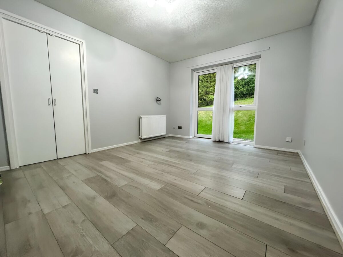 1 Bedroom Flat To Let - HP12