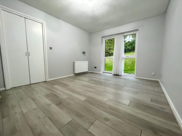 1 Bedroom Flat To Let - HP12