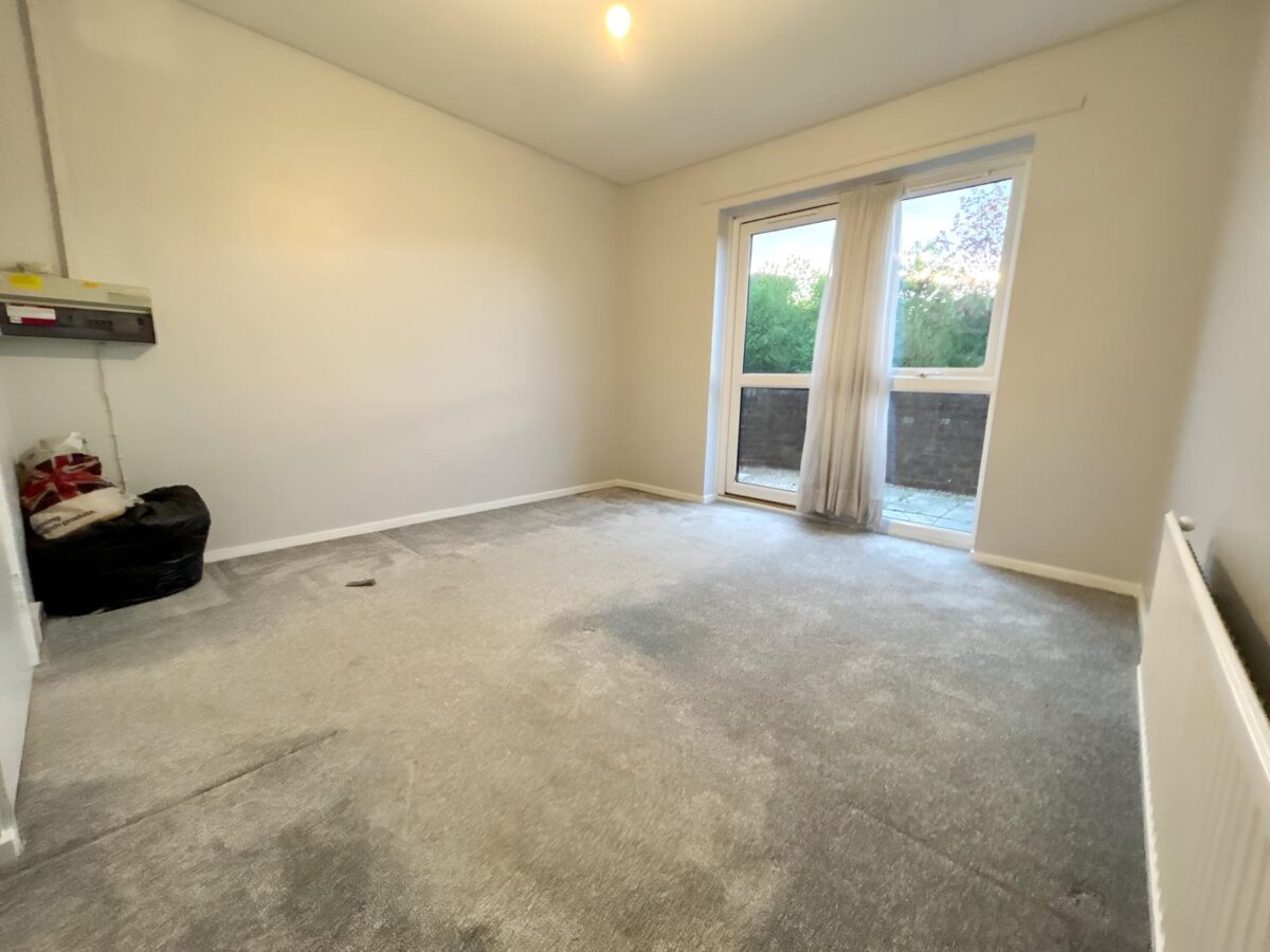 1 Bedroom Flat To Let - HP12