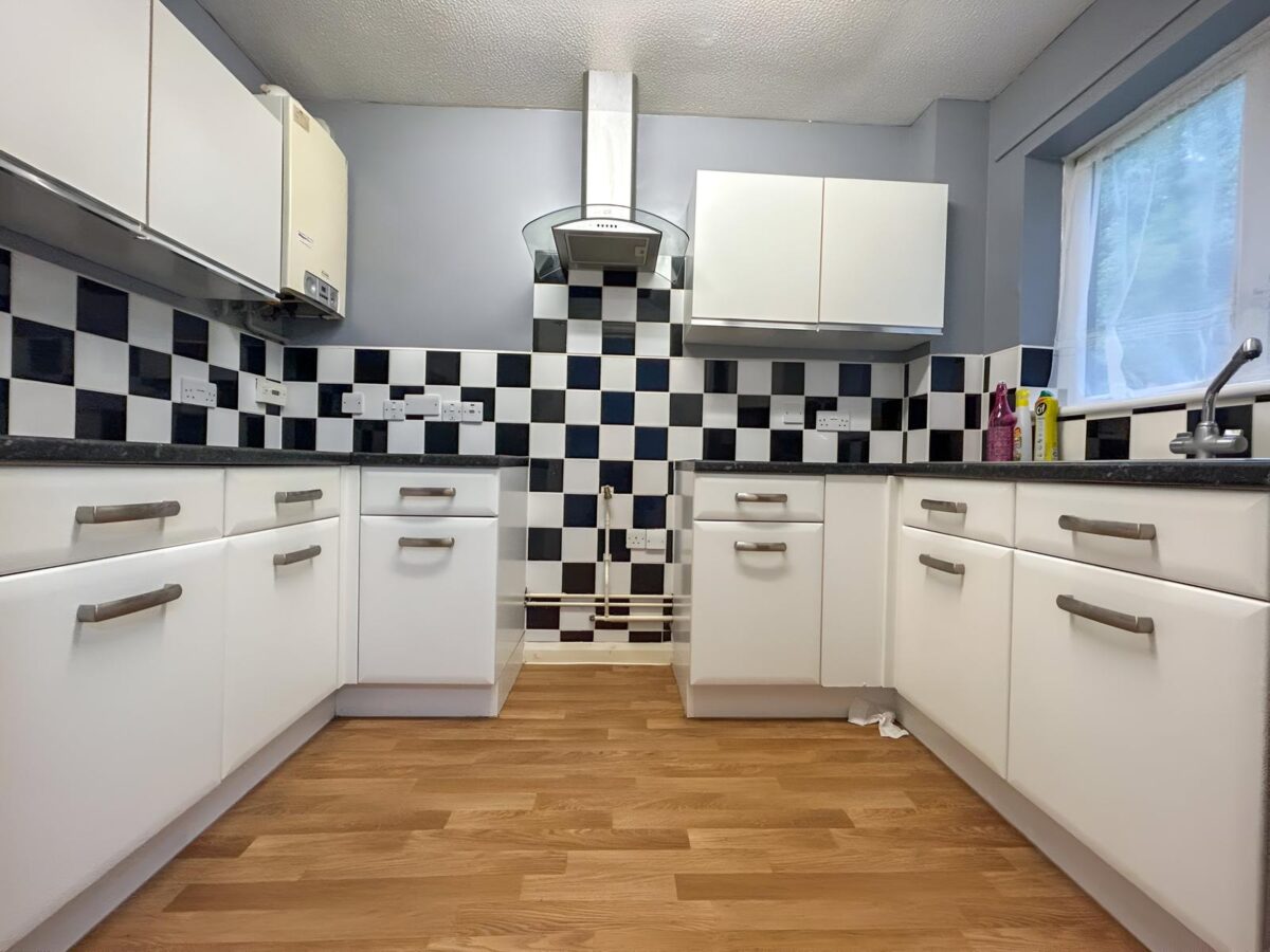 1 Bedroom Flat To Let - HP12