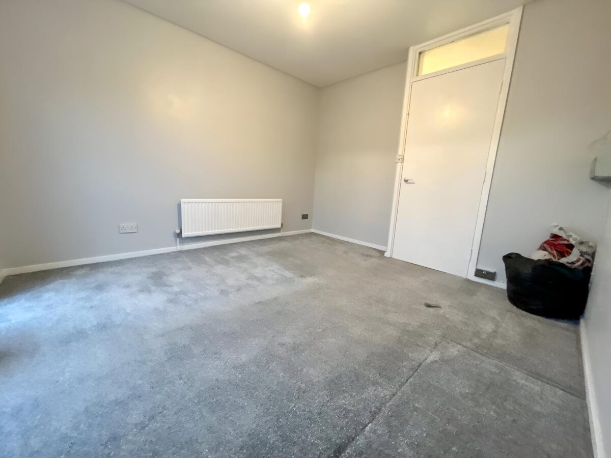 1 Bedroom Flat To Let - HP12