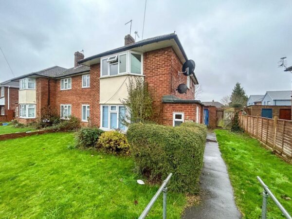 2 Bedroom Flat To Let - HP12