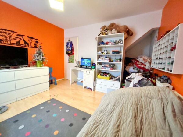 1 Bedroom Flat To Let - HP11