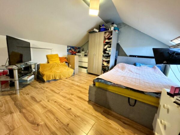 1 Bedroom Flat To Let - HP11