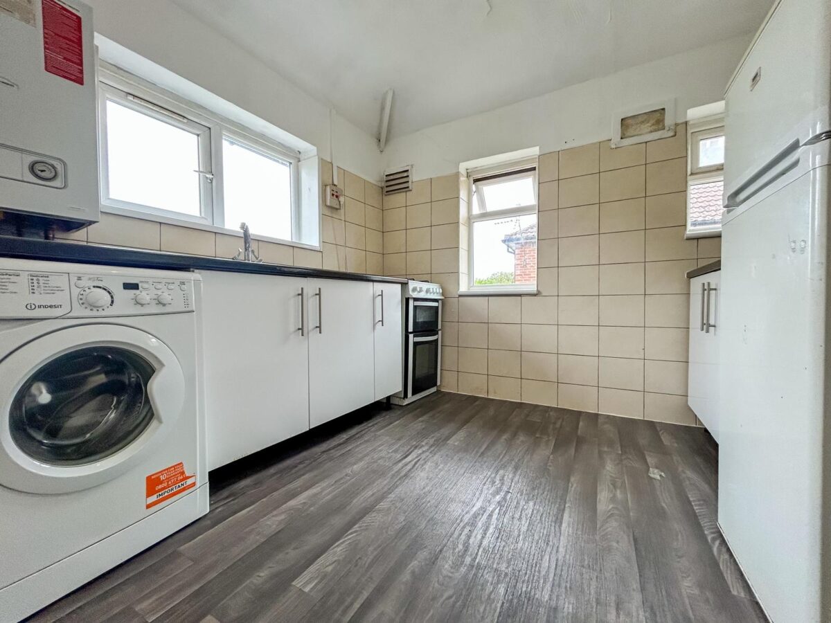 2 Bedroom Flat To Let - HP12