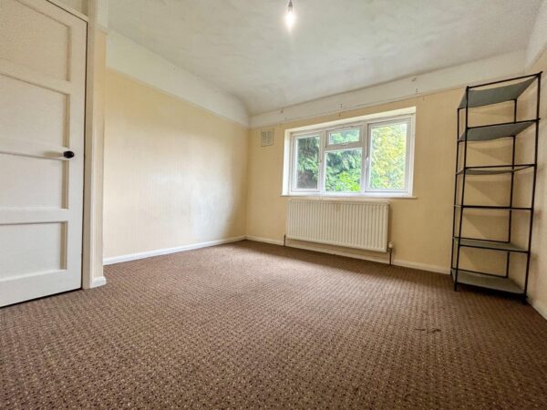 2 Bedroom Flat To Let - HP12