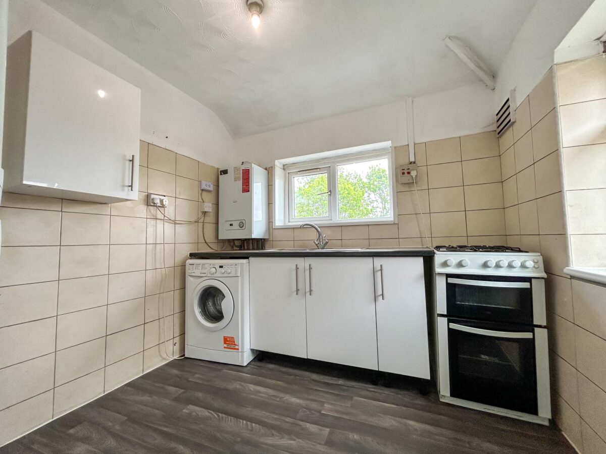2 Bedroom Flat To Let - HP12