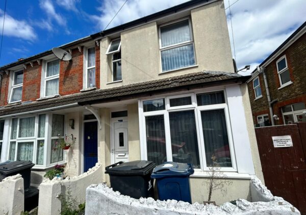 4 Bedroom House To Let - HP11