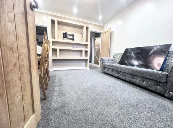 4 Bedroom House To Let - HP11